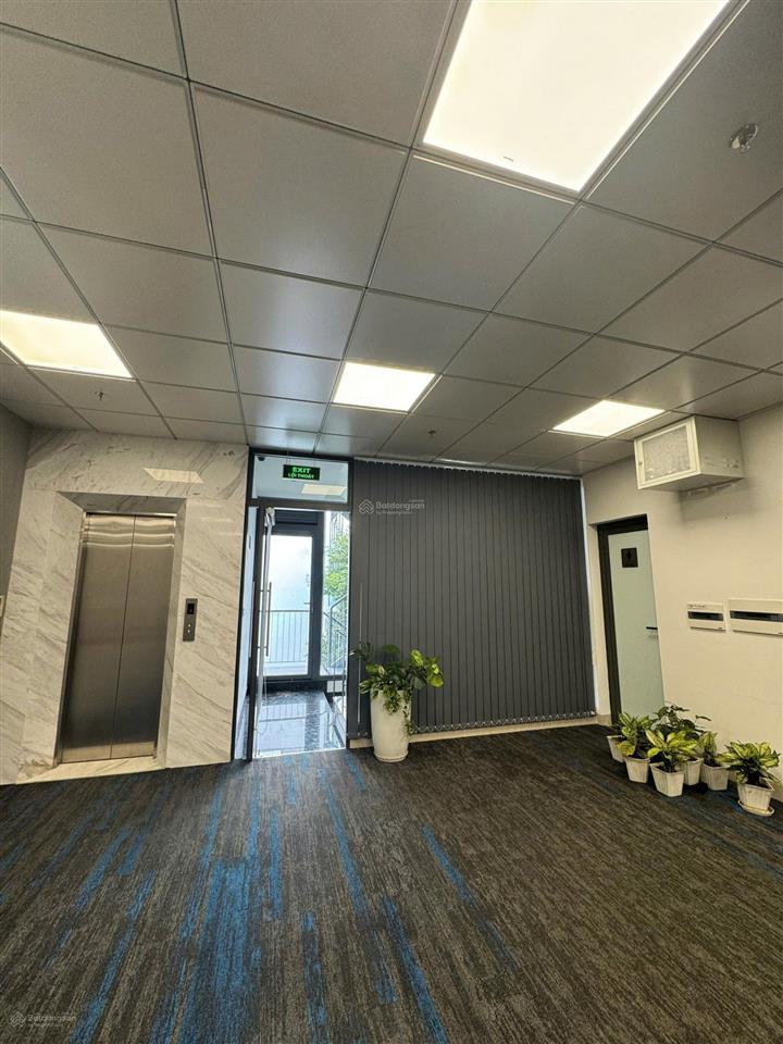 Cho thuê vp mt trương văn bang 8x20m  7 tầng  pccc giá 250 triệu/tháng  0948 888 ***