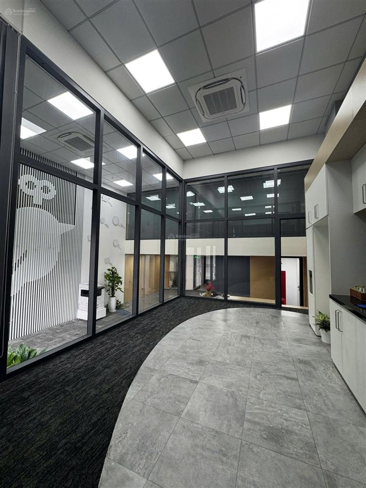 Cho thuê vp mt trương văn bang 8x20m  7 tầng  pccc giá 250 triệu/tháng  0948 888 ***