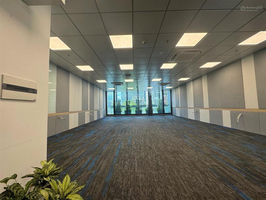 Cho thuê vp mt trương văn bang 8x20m  7 tầng  pccc giá 250 triệu/tháng  0948 888 ***