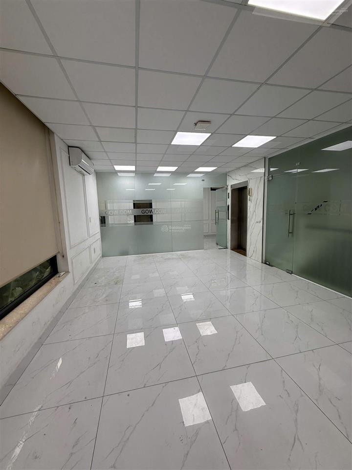 Cho thuê văn phòng 14x22m hầm, 7 tầng giá 400tr/tháng thang máy, máy lạnh, pccc  0948 888 ***