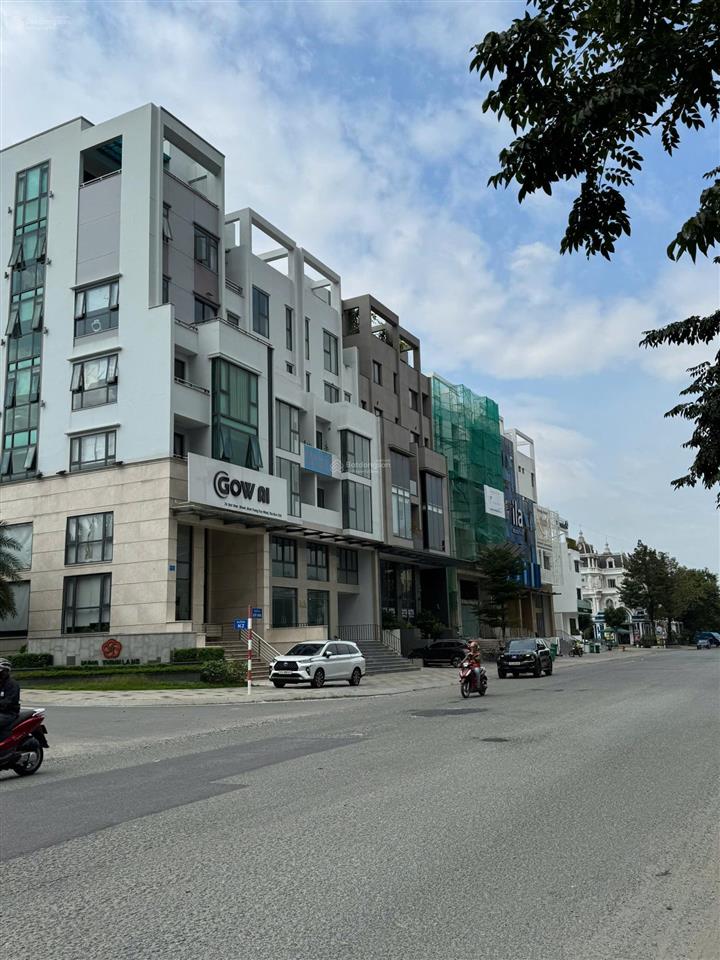 Cho thuê văn phòng 14x22m hầm, 7 tầng giá 400tr/tháng thang máy, máy lạnh, pccc  0948 888 ***
