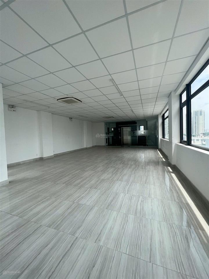 Cho thuê văn phòng 14x22m hầm, 7 tầng giá 400tr/tháng thang máy, máy lạnh, pccc  0948 888 ***