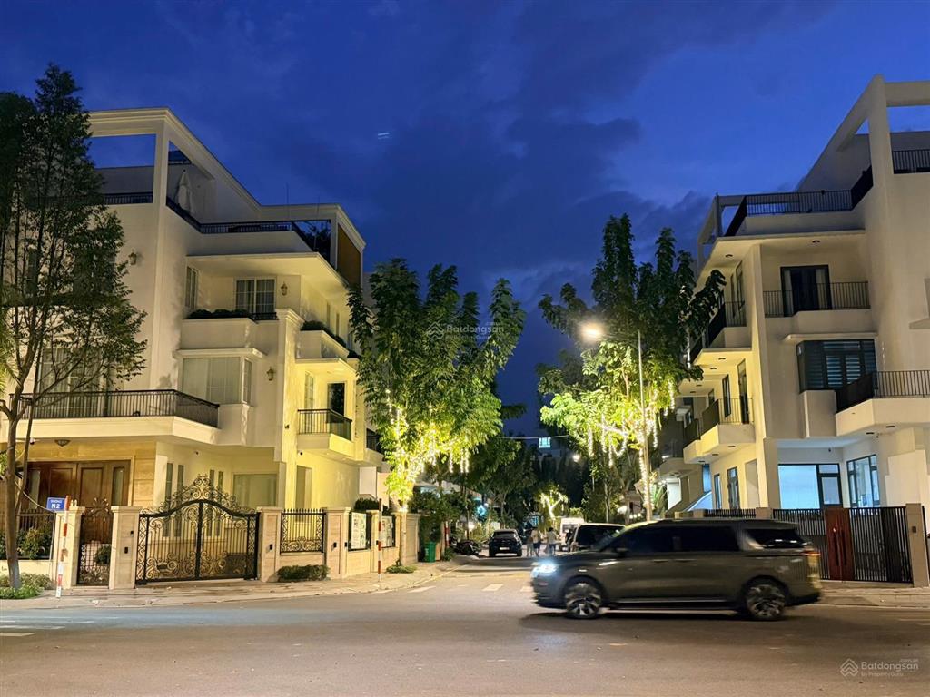 Bán lô nhà phố 7x20m cn 140m2, giá 250tr/m2 view công viên sg mystery villa q2  0948 888 ***