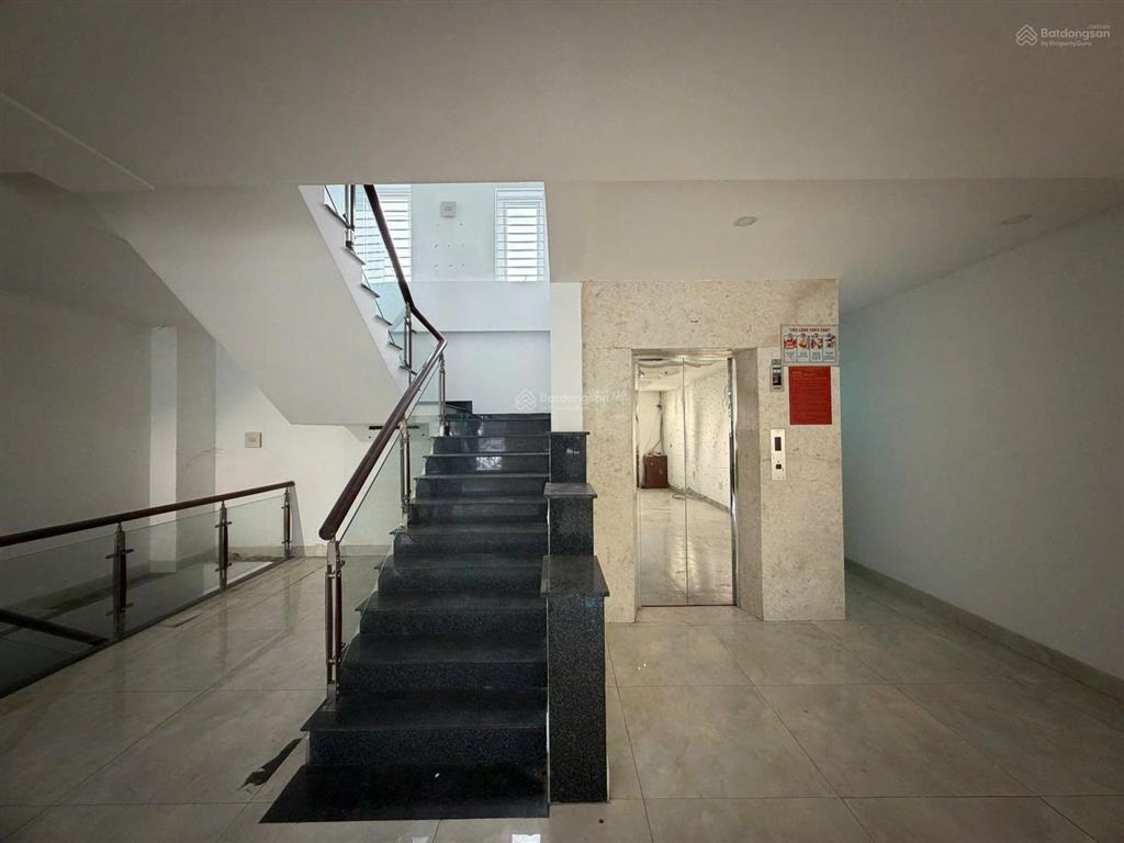 Cho thuê vp 8x20m/100tr/th, hầm 4 tầng mt trương văn bang thang máy, máy lạnh,  0948 888 ***