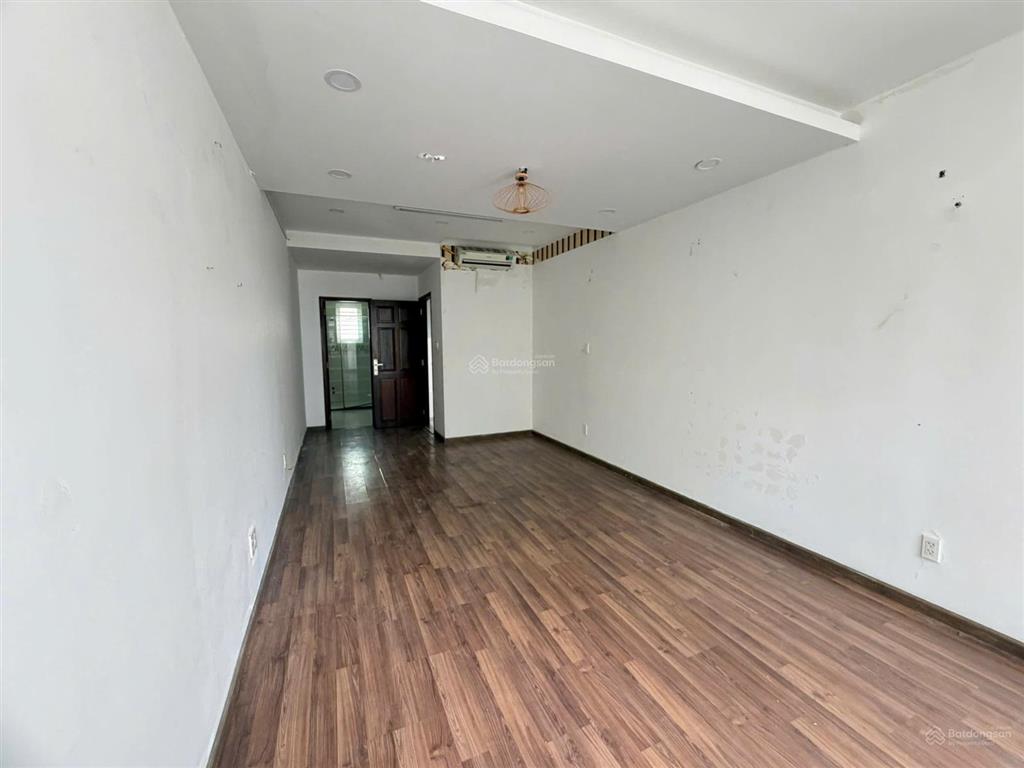 Cho thuê vp 8x20m/100tr/th, hầm 4 tầng mt trương văn bang thang máy, máy lạnh,  0948 888 ***