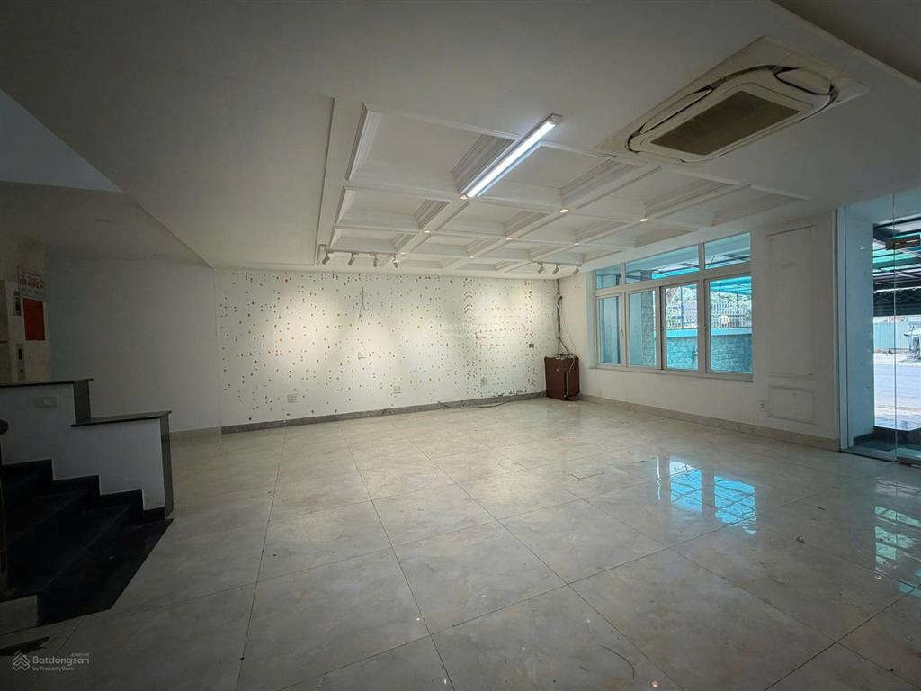 Cho thuê vp 8x20m/100tr/th, hầm 4 tầng mt trương văn bang thang máy, máy lạnh,  0948 888 ***