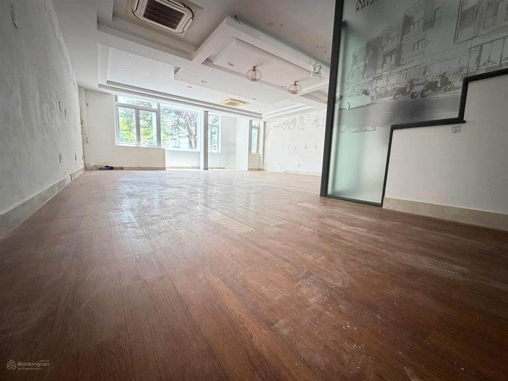Cho thuê vp 8x20m/100tr/th, hầm 4 tầng mt trương văn bang thang máy, máy lạnh,  0948 888 ***