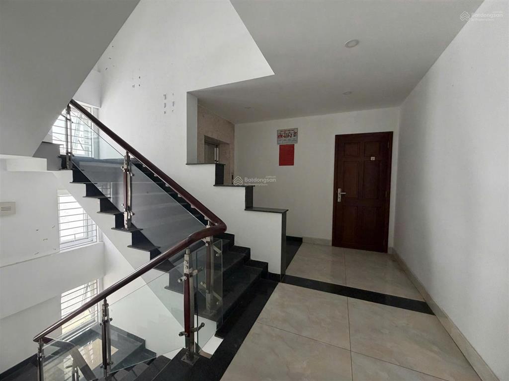 Cho thuê vp 8x20m/100tr/th, hầm 4 tầng mt trương văn bang thang máy, máy lạnh,  0948 888 ***