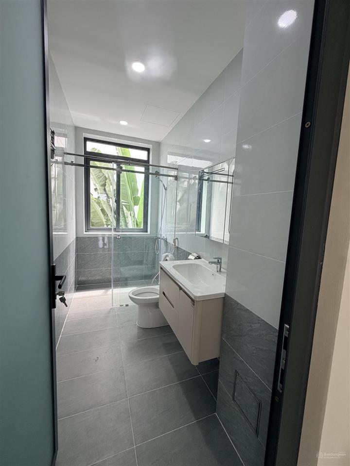 Cho thuê văn phòng 50tr/tháng 7x18m hầm, 4 tầng quận 2  0948 888 ***