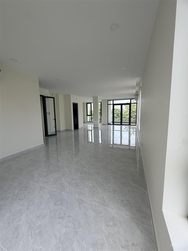 Cho thuê văn phòng 50tr/tháng 7x18m hầm, 4 tầng quận 2  0948 888 ***