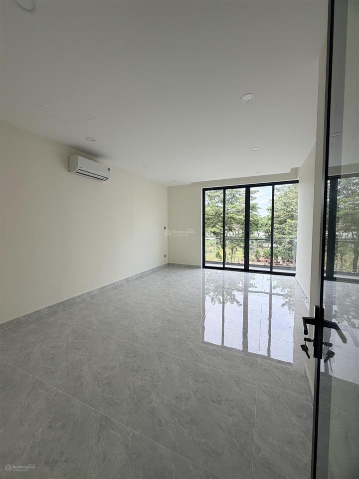 Cho thuê văn phòng 50tr/tháng 7x18m hầm, 4 tầng quận 2  0948 888 ***