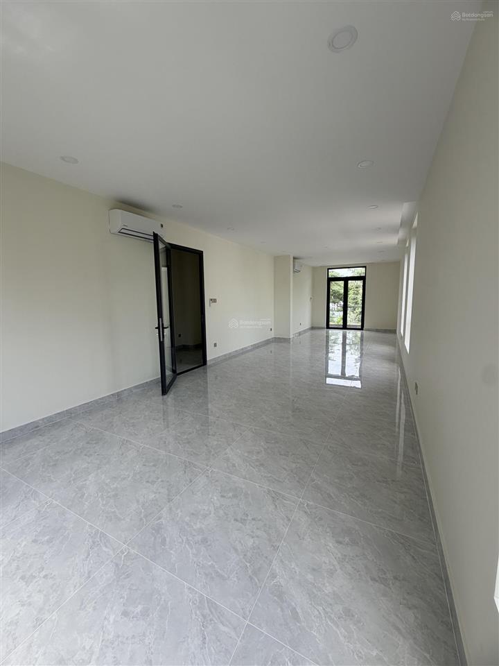 Cho thuê văn phòng 50tr/tháng 7x18m hầm, 4 tầng quận 2  0948 888 ***