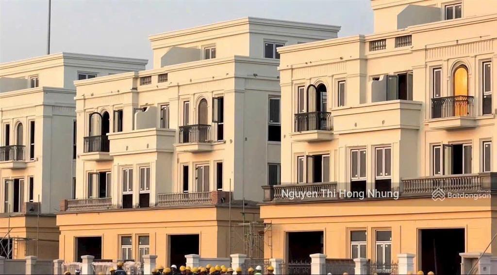 Nhà phố vinhomes 4 tầng 3,9 tỷ full giá, tặng xe vf3, 5 chỉ vàng, 24 thg pql, gói vinschool, ck 30%