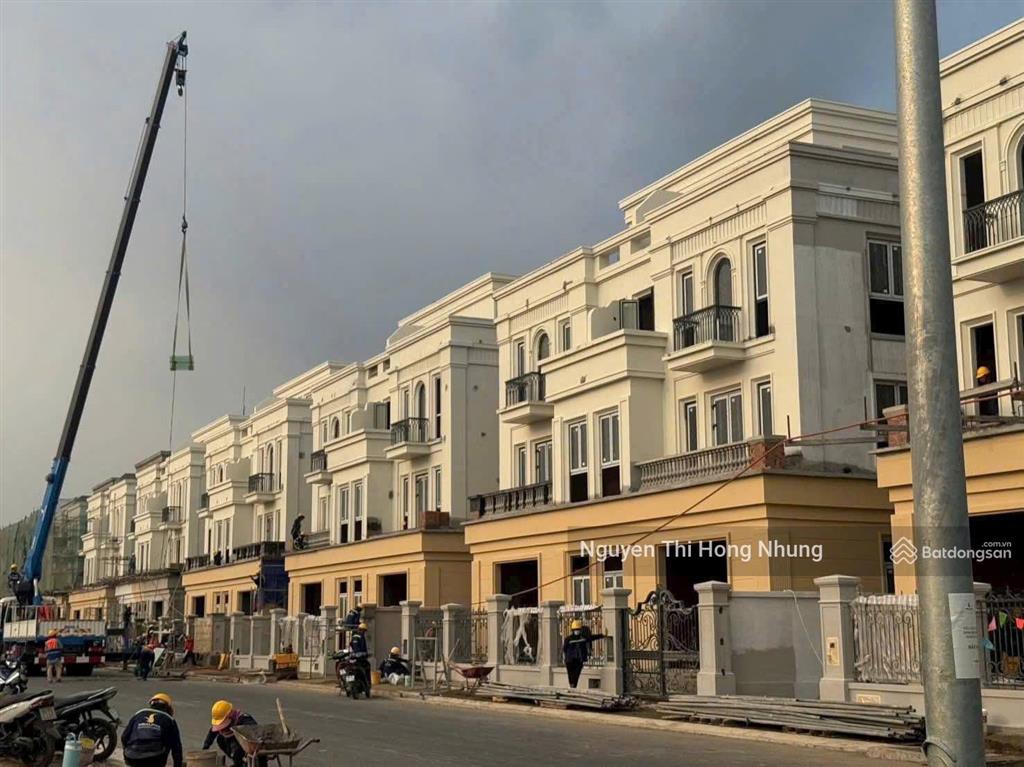 Nhà phố vinhomes 4 tầng 3,9 tỷ full giá, tặng xe vf3, 5 chỉ vàng, 24 thg pql, gói vinschool, ck 30%