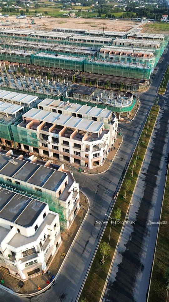 Nhà phố vinhomes 4 tầng 3,9 tỷ full giá, tặng xe vf3, 5 chỉ vàng, 24 thg pql, gói vinschool, ck 30%