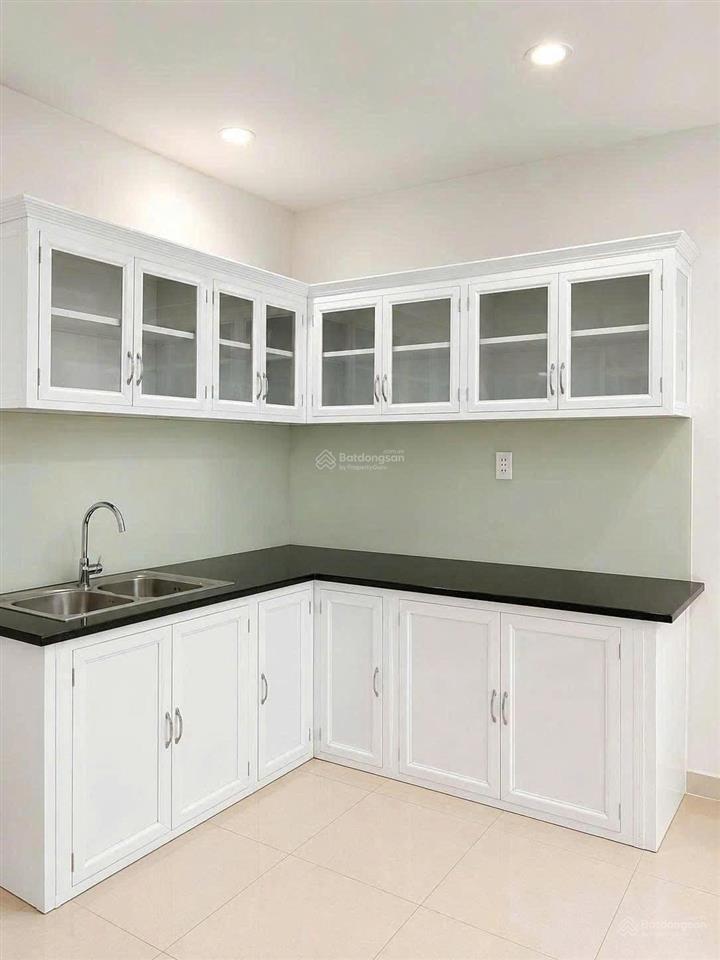 Bán chung cư 8x đầm sen diện tích 45m, 1pn, 1wc, giá 2,3 tỷ  sổ hồng rồi