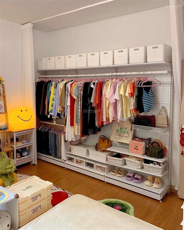 Xem nhà xuyên lễ  không có căn thứ 2! kosmo căn góc 2 pn. ban công đôi dài đẹp. giá chỉ hơn 9 tỷ