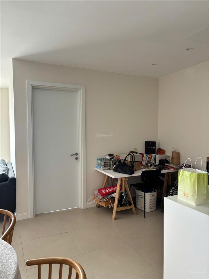 [metro kosmo]  căn hộ ăn điểm nhờ tầng cao và view thoáng hồ tây  84m² giá thuê 18,5 triệu