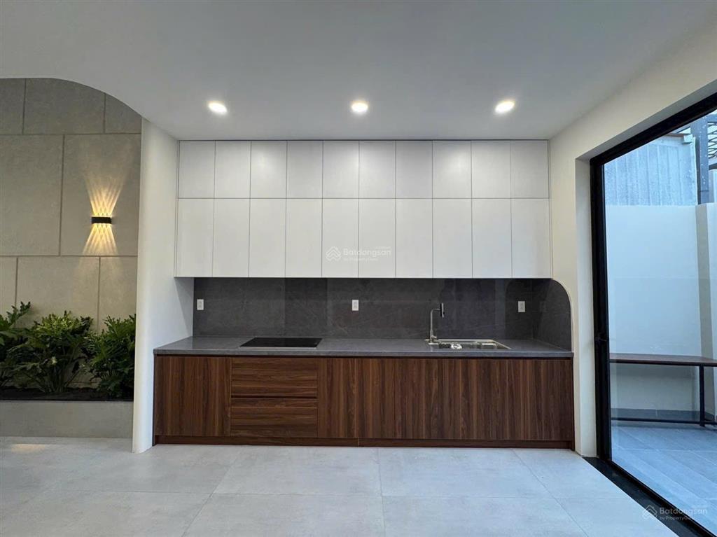 Nhà phố 3 tầng mới 100% full nội thất xịn khu đô thị hud phước long, đường lớn 16m.