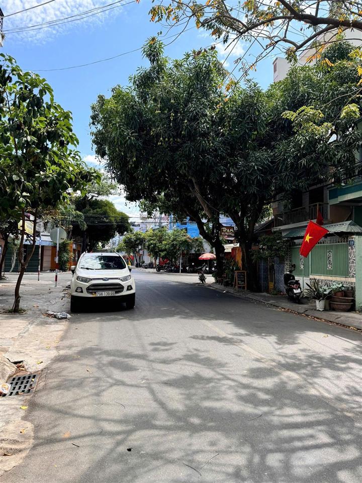 Siêu phẩm hà quang 2  bán căn liền kề siêu đẹp kđt hà quang 2 , đang cho nga thuê 50triệu/tháng