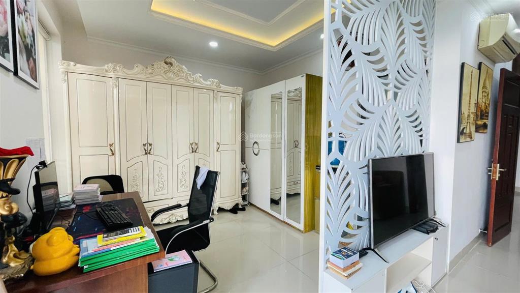 Cần tìm chủ mới cho căn biệt thự kdt phước long có sổ và có thang máy.