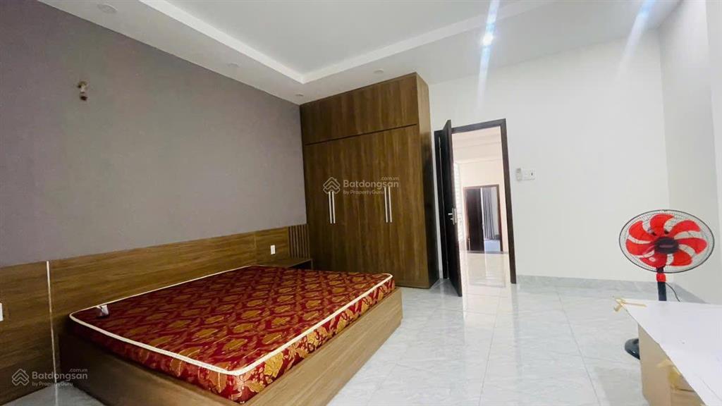 Cần tìm chủ mới cho căn nhà 3tầng kđt phước long. đầy đủ nội thất ở ngay.