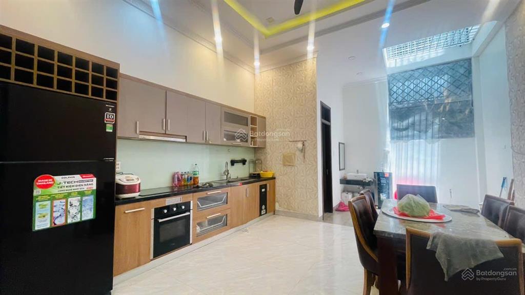 Cần tìm chủ mới cho căn nhà 3tầng kđt phước long. đầy đủ nội thất ở ngay.