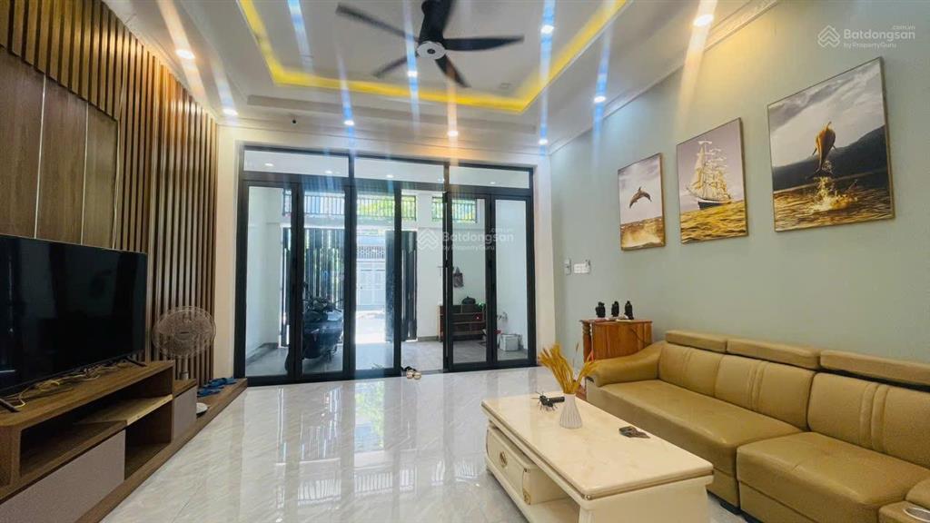 Cần tìm chủ mới cho căn nhà 3tầng kđt phước long. đầy đủ nội thất ở ngay.