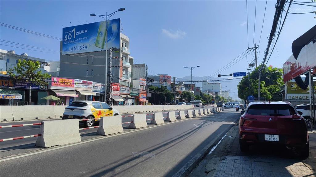 Hạ 1,5 tỷ  đất mặt đường lớn kinh doanh nguyễn tất thành (35m), nhiều kho xưởng, showroom buôn bán