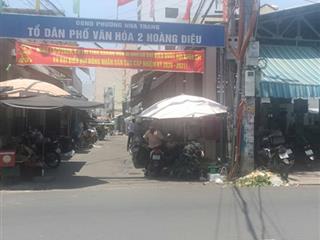 Bán đất tặng nhà ngay chợ buôn bán sầm uất, hẻm hoàng diệu rộng 58m cách biển trần phú 700m.