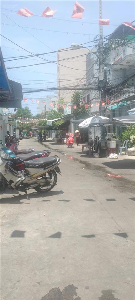 Bán đất tặng nhà ngay chợ buôn bán sầm uất, hẻm hoàng diệu rộng 58m cách biển trần phú 700m.