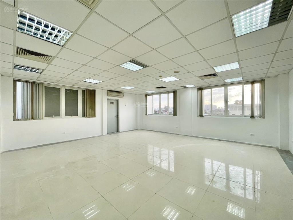 Văn phòng view đẹp nguyễn du 60m2 15 triệu miễn phí làm ngoài giờ