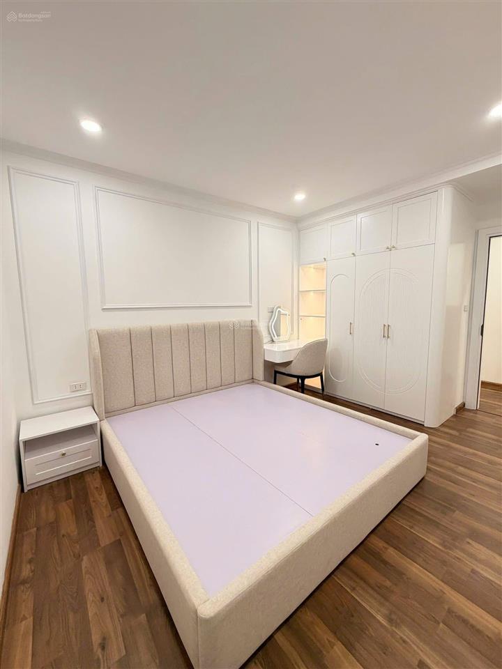 Chị gái em cần cho thuê căn 02 pn greenstar 234 phạm văn đồng