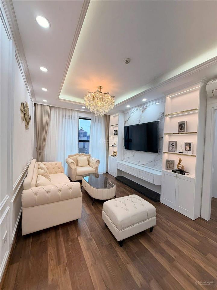 Chị gái em cần cho thuê căn 02 pn greenstar 234 phạm văn đồng