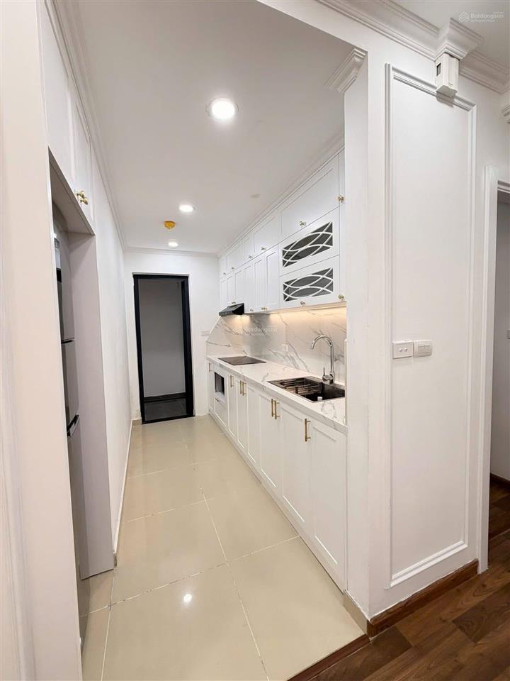 Chị gái em cần cho thuê căn 02 pn greenstar 234 phạm văn đồng