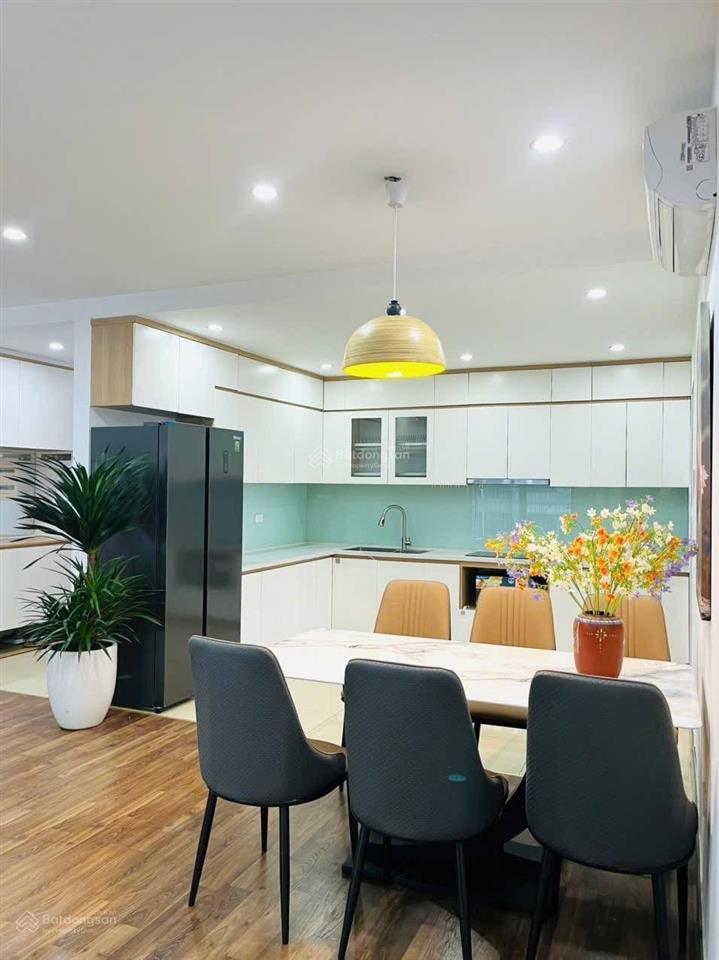 Em cần cho thuê căn hộ 03 pn full đồ greenstar 234 phạm văn đồng