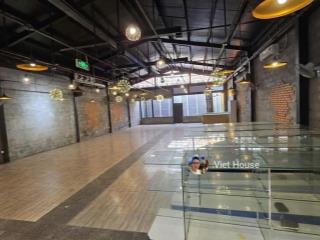 Mặt tiền dương đình nghệ  ngang 12 m  300 m2  gọi viet house