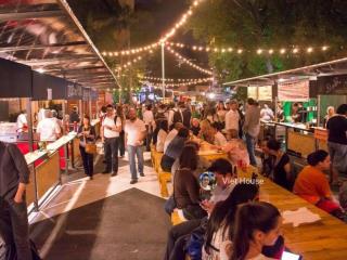 Mặt tiền hồ nghinh  trung tâm du lịch sần uất  sát biển  gọi viet house