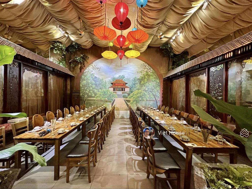 Cho thuê mặt bằng 200 m²  nguyễn tri phương gần sân bay  gọi viet house bđs