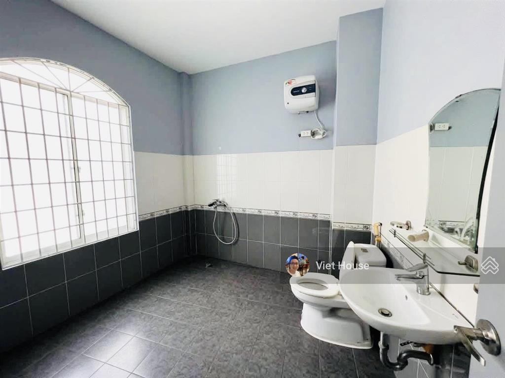 Viet house  nhà mt đường 3/2  hải châu cho thuê ngang 12m  35 tr