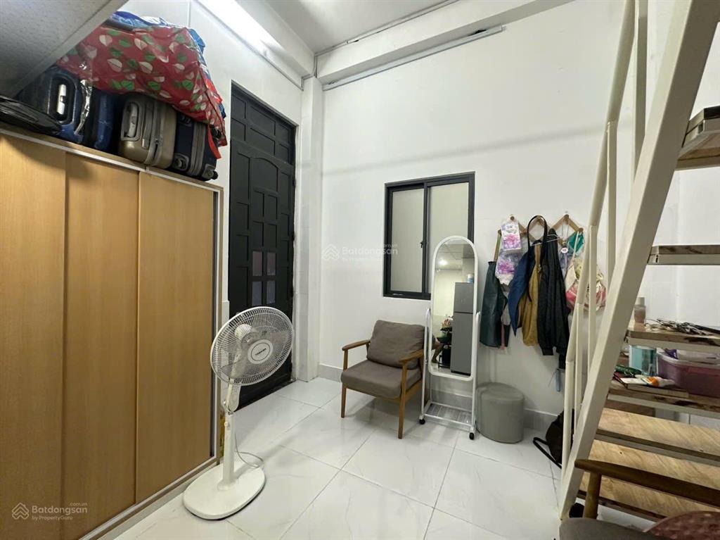 Cho thuê căn hộ duplex có gác rộng rãi mới đẹp full nội thất 100% ngay gần trung tâm vincom
