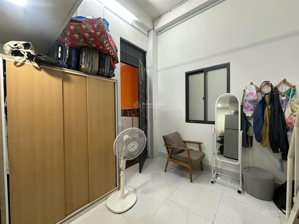 Cho thuê căn hộ duplex có gác rộng rãi mới đẹp full nội thất 100% ngay gần trung tâm vincom
