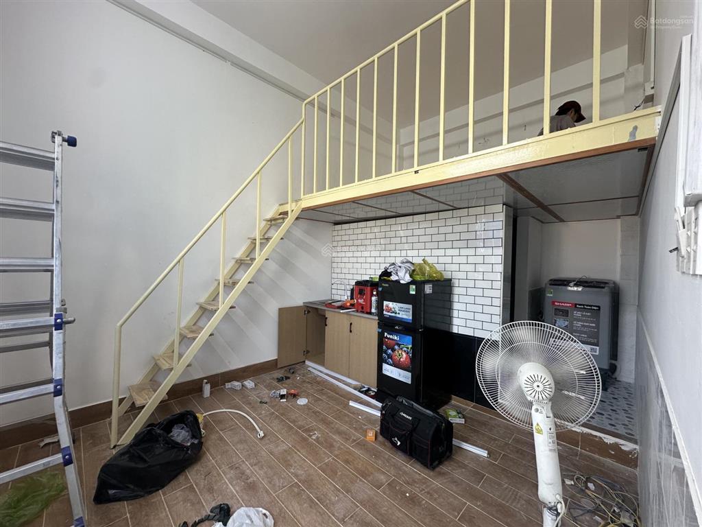 Cho thuê căn hộ duplex có gác rộng rãi mới đẹp full nội thất 100% ngay gần trung tâm vincom