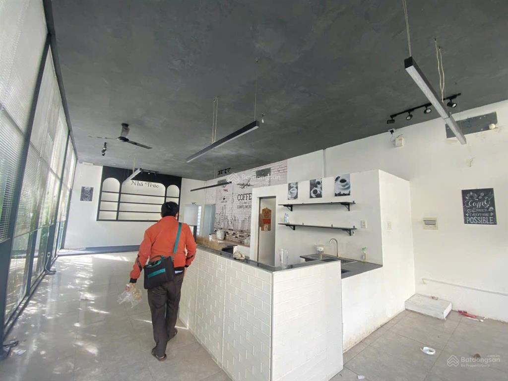 Cho thuê mặt bằng 400m2 gần đường nguyễn ái quốc, phường tam hiệp, gần trường bùi thị xuân