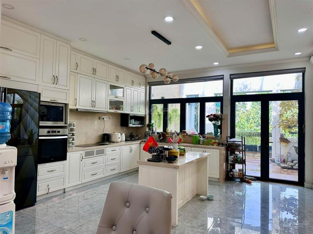 Cho thuê biệt thự cao cấp có thang máy võ thị sáu, khu d2d biên hòa