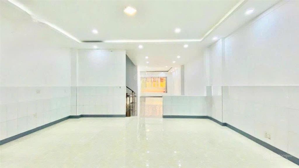 Cho thuê tòa nhà có tầng hầm nguyên căn mặt tiền đường d9 khu d2d võ thị sáu