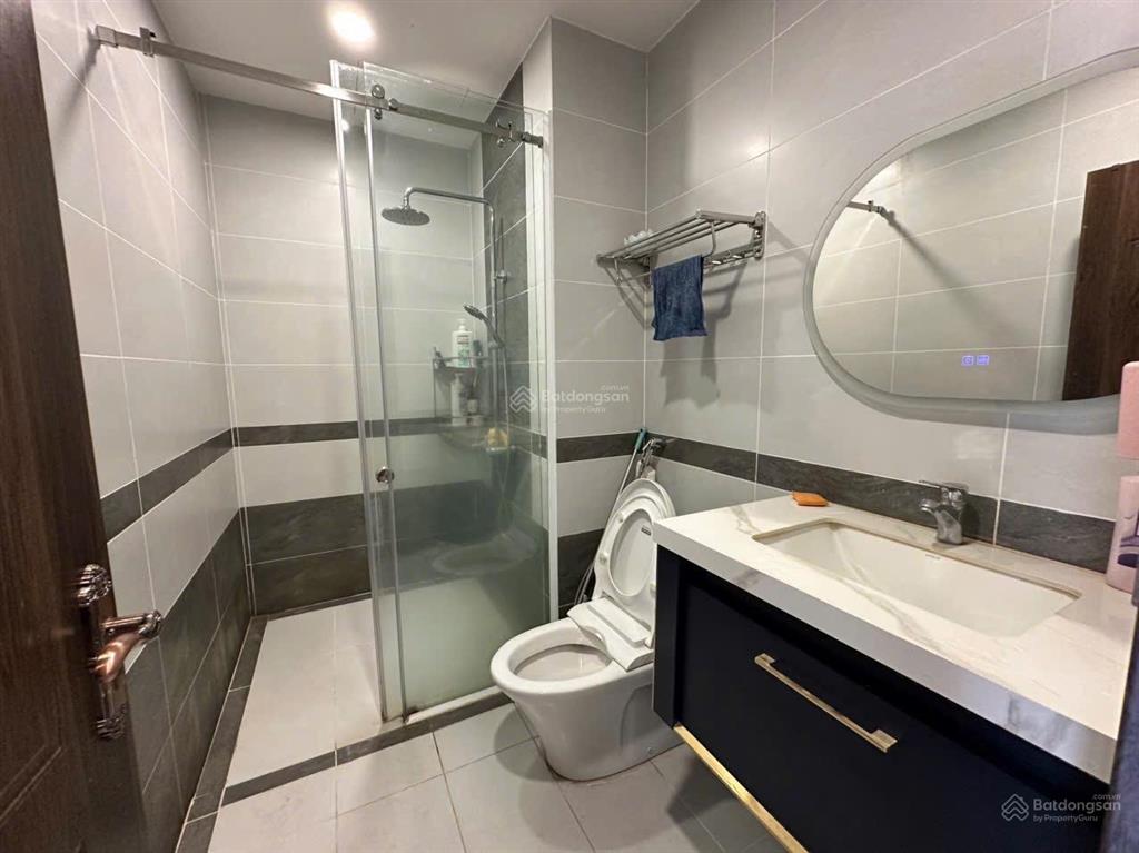 Cho thuê căn shophouse 1t 3l khu văn hoa villa, đầy đủ nội thất gỗ cao cấp