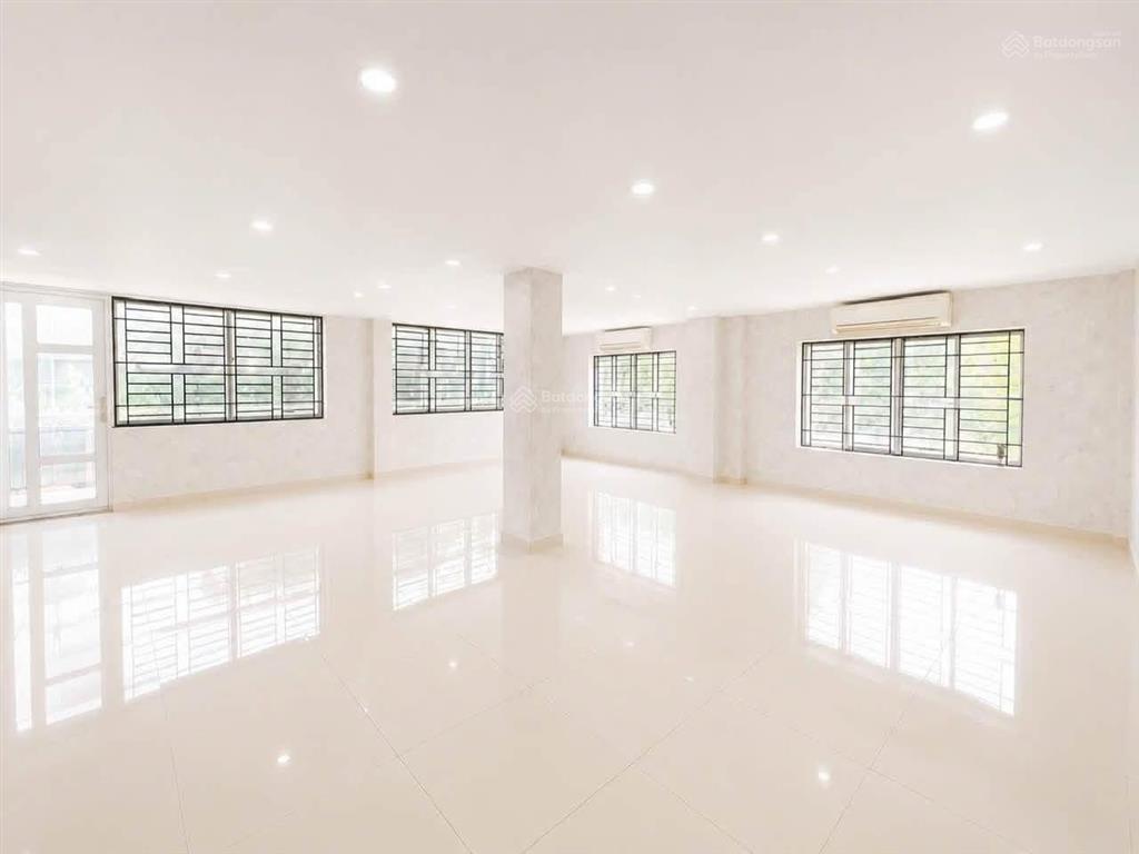 Cho thuê tòa nhà 750m2 góc 2 mặt tiền d2d biên hòa