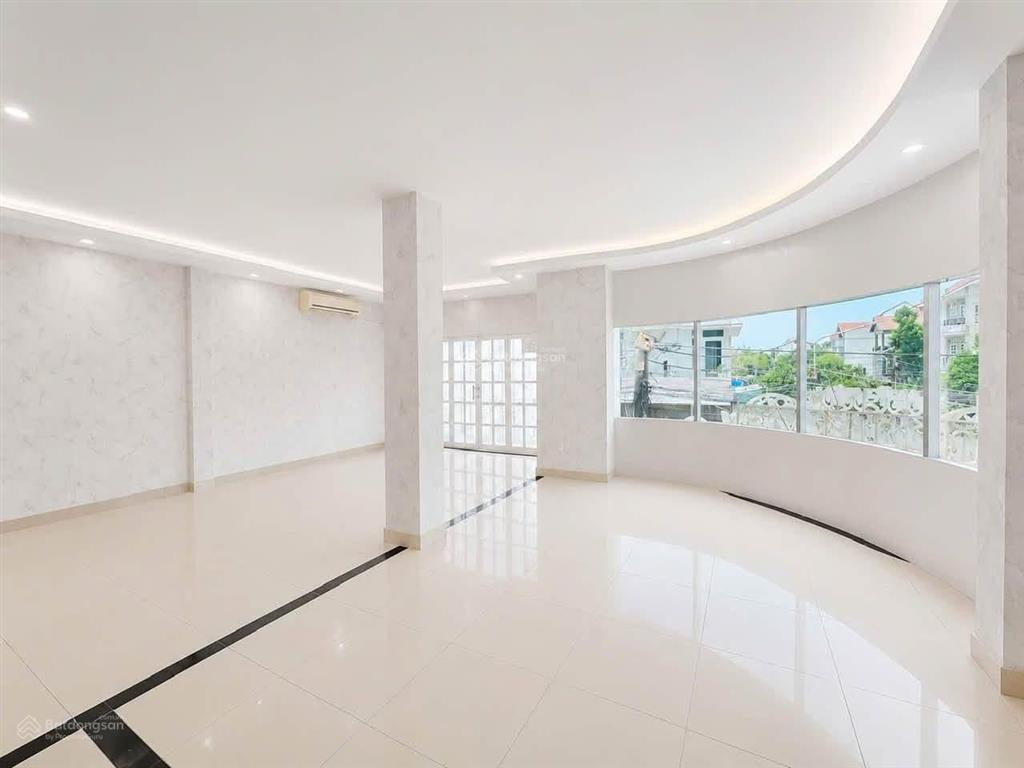 Cho thuê tòa nhà 750m2 góc 2 mặt tiền d2d biên hòa