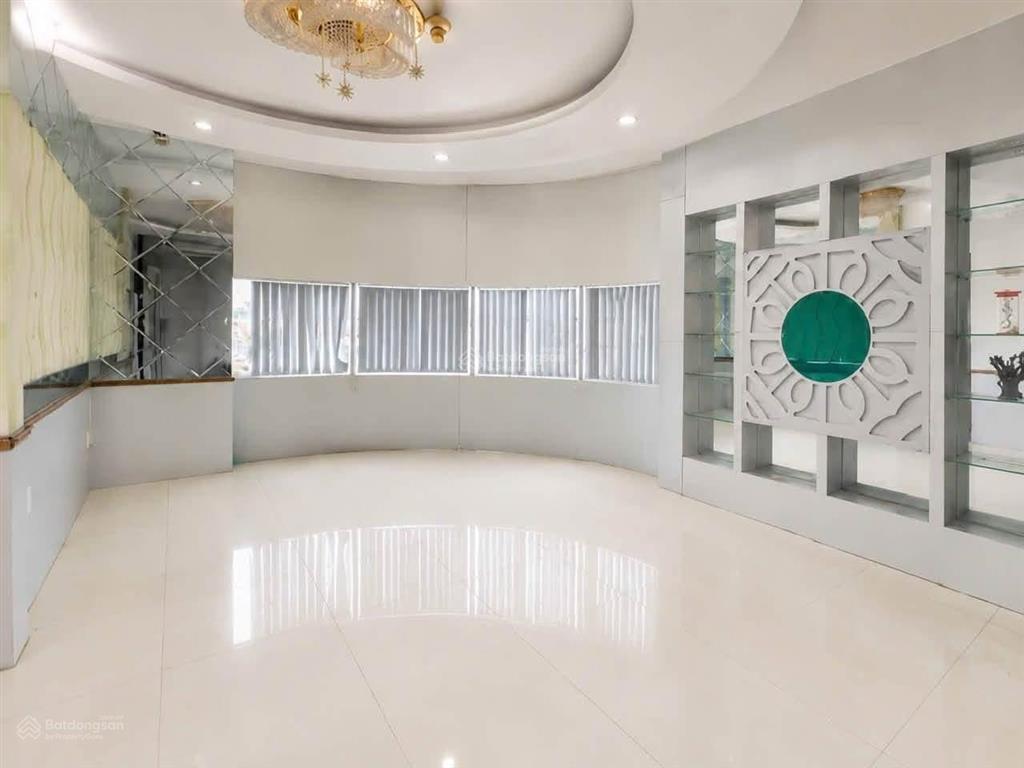 Cho thuê tòa nhà 750m2 góc 2 mặt tiền d2d biên hòa